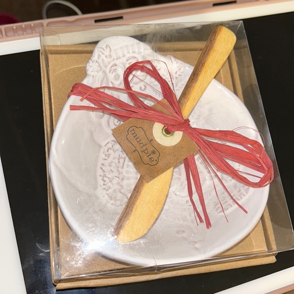 Mud Pie Other - NWT Mud Pie Holiday dish with wooden spreader